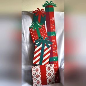 Christmas Present Snow Measure